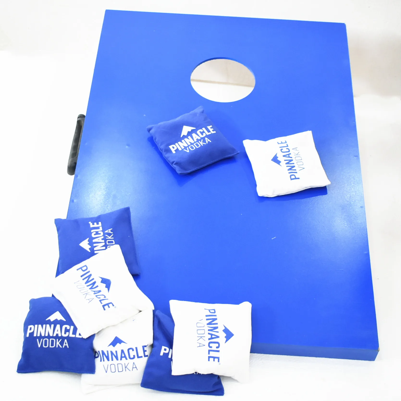 outdoor game set and wooden cornhole boards game bean bag toss corn hole game