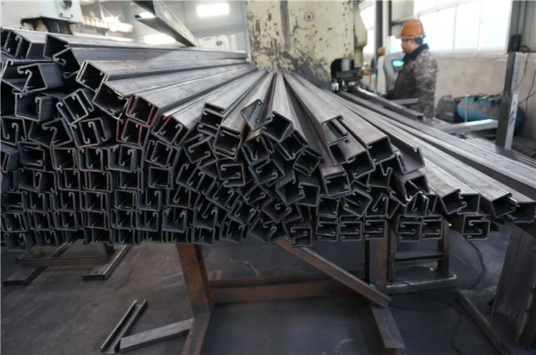 Slotted Steel Strut C Channel Seismic System Bracing Unistrut Galvanized Perforated Slotted C Steel Profiled Channel