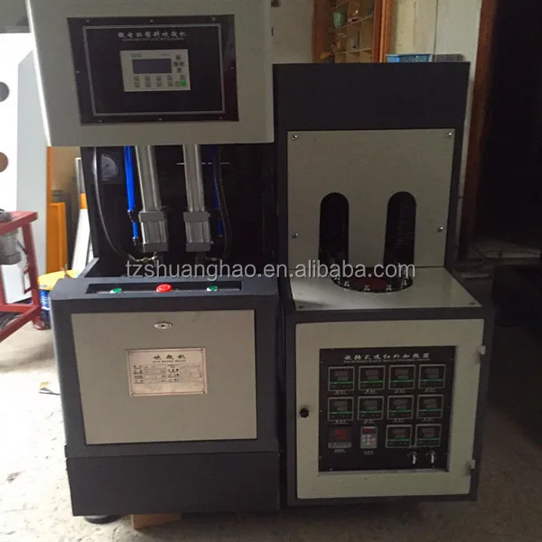 Plastic bottle blow molding machine for drinking bottles