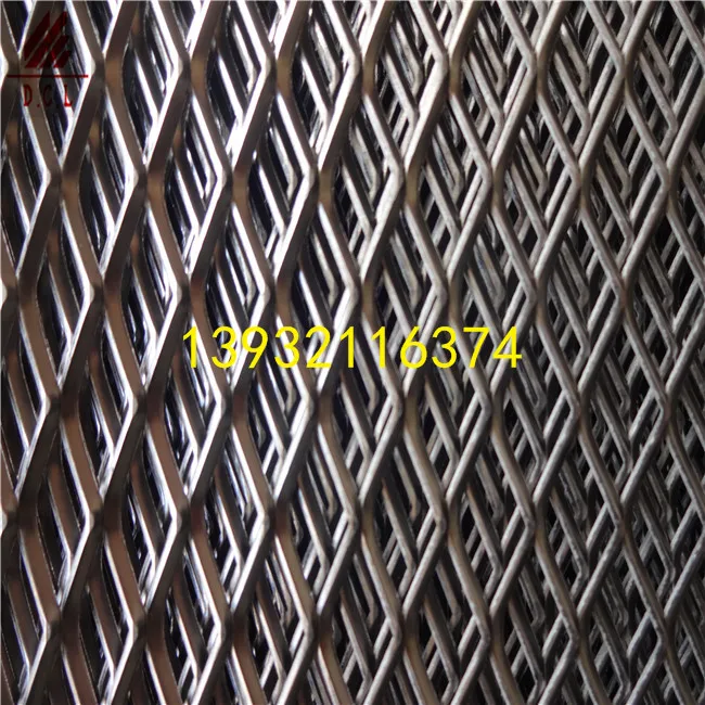 Aluminium expanded metal with Thickness: 1mm Strand width: 1.2mm Hole: 6mm x 12mm