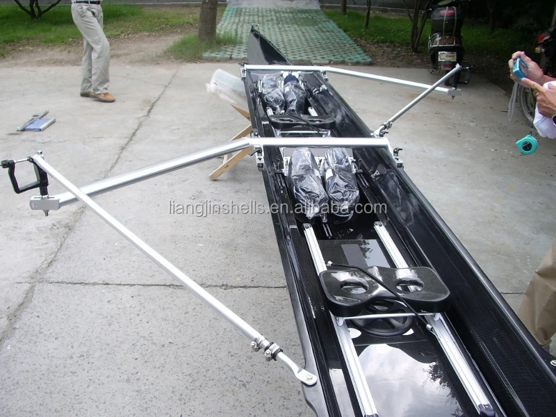 Гребная лодка