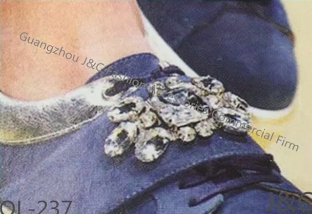 2019 colorful crystal stone long shoe ornament