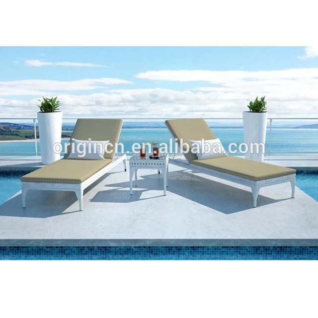 Modern Style Beautiful Outdoor Sun Lounger Rattan Wicker Poolside Beds With Side Table