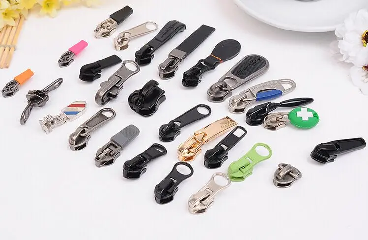 2015 Hot sales metal zipper mold puller and Slider zipper