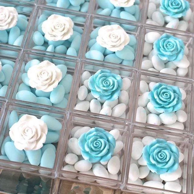 Custom beautiful printing good quality acrylic rotating chewing gum display rack