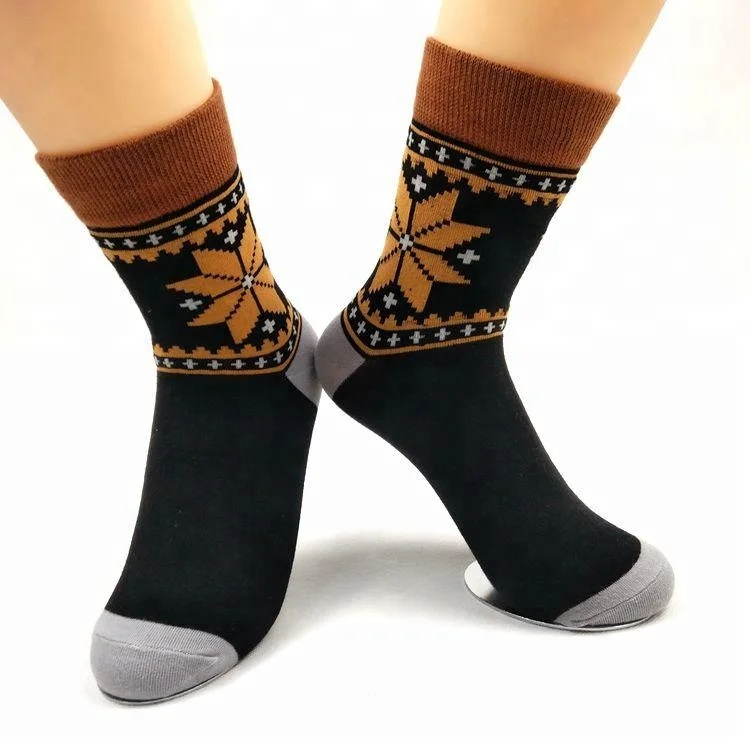 
Yinyu Fashion Limax Maple Leaf Jacquard Graphic Socks Custom Women 