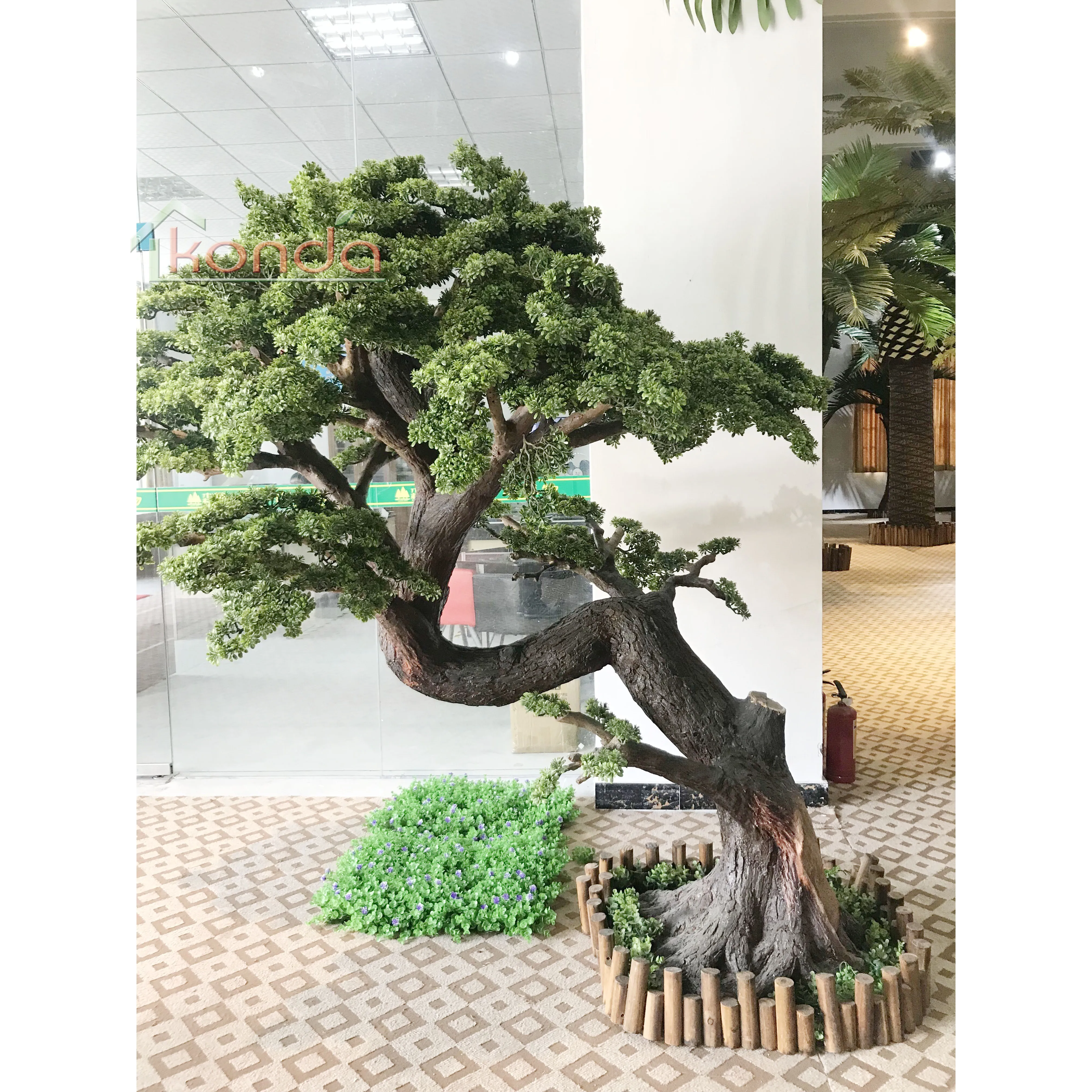 slightly bent shape banyan tree Artificial ficus microcarpa bonsai plant tree