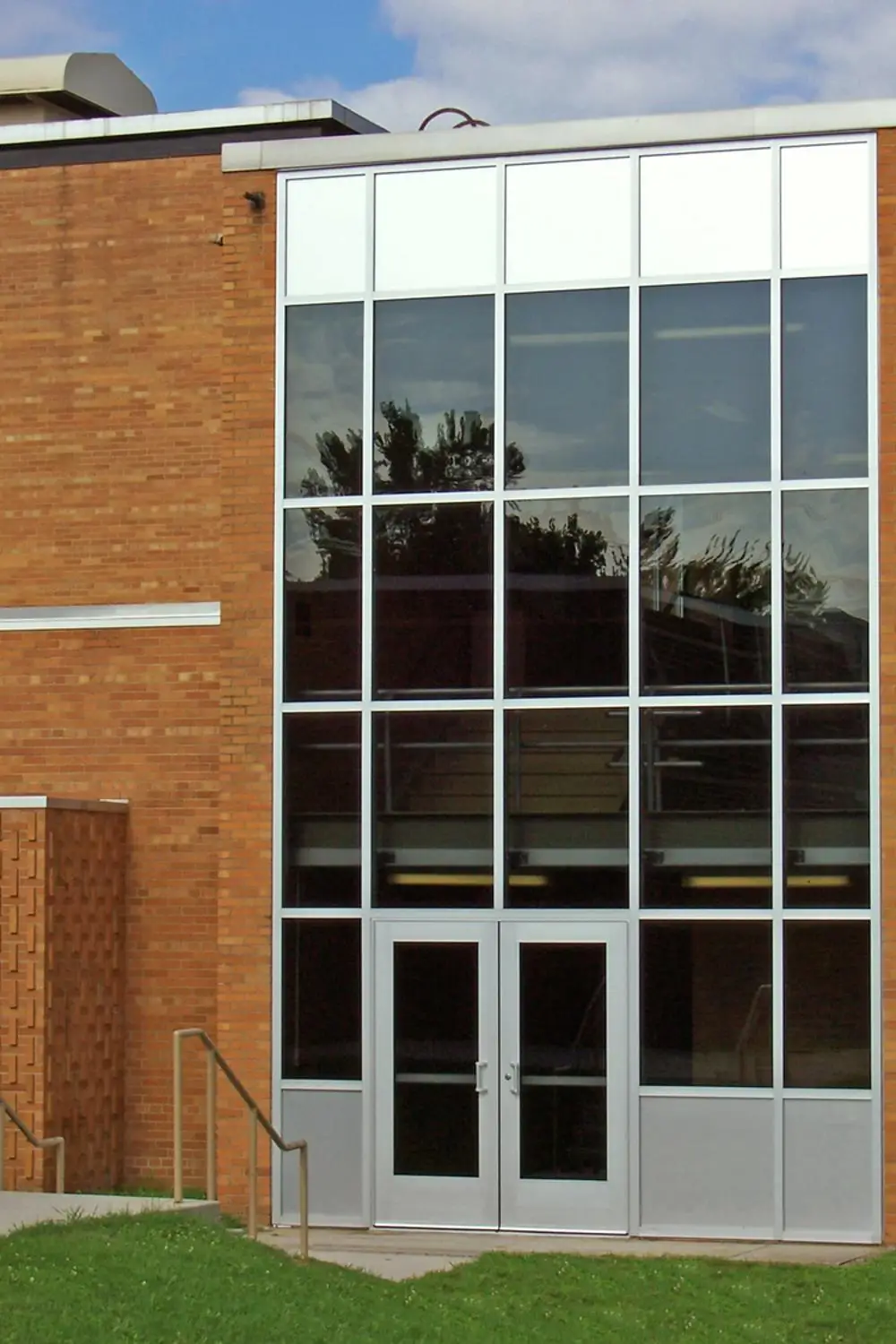 Imagery exposed and hidden frame aluminium curtain wall and facade double glazed