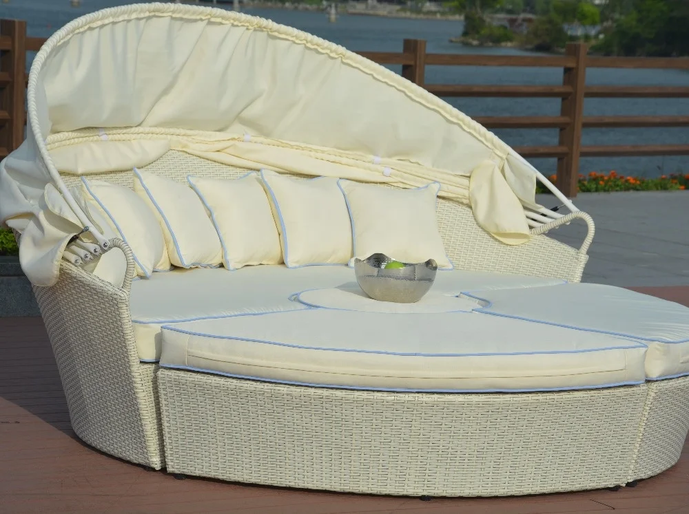 Round Sofa Bed Plastic Rattan Weave Outdoor Casual Garden Furniture Daybed with Canopy