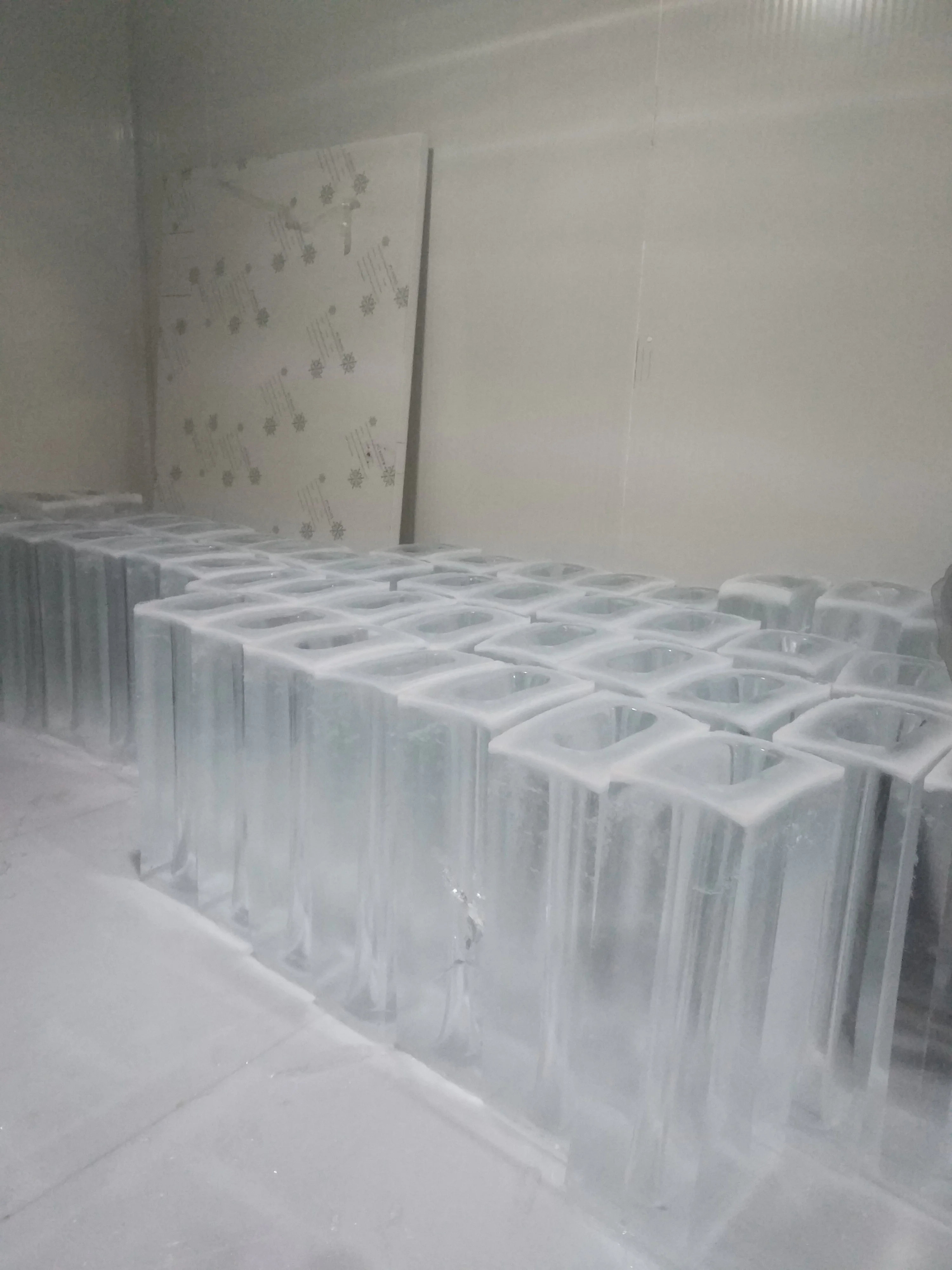 Directly cooling aluminum plate block ice machine produces clear & transparent block ice