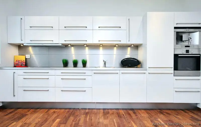 2019 Light Yellow Wood Grain Melamine Cabinet Doors with Double-mesa Island Kitchen Cabinet