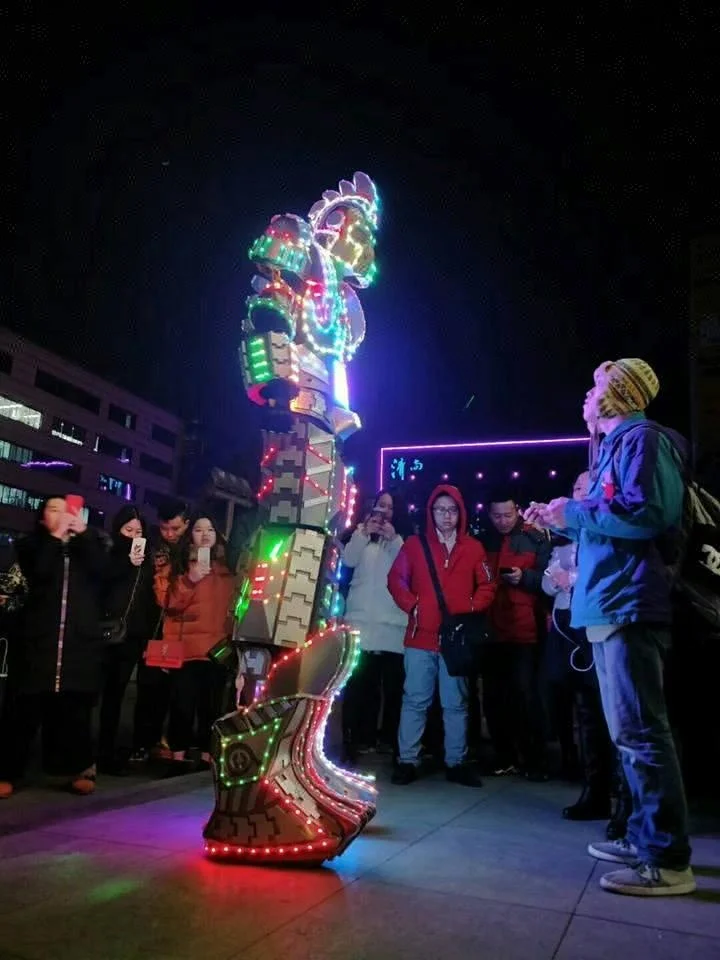 Smart Giant LED Robot Costume, Light Stilt Walking Programmable Robot Suit