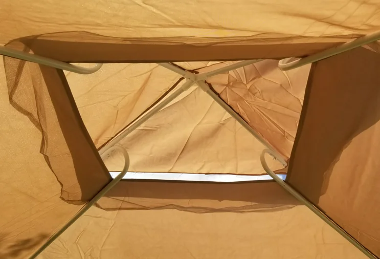 Уличная садовая беседка с сеткой