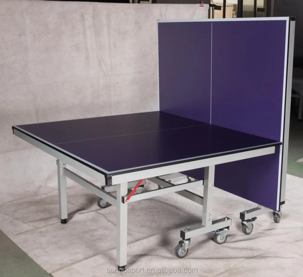 Игра позволяет игрокам играть в настольный теннис с включены 2 весла и 1 пинг-понг мяч