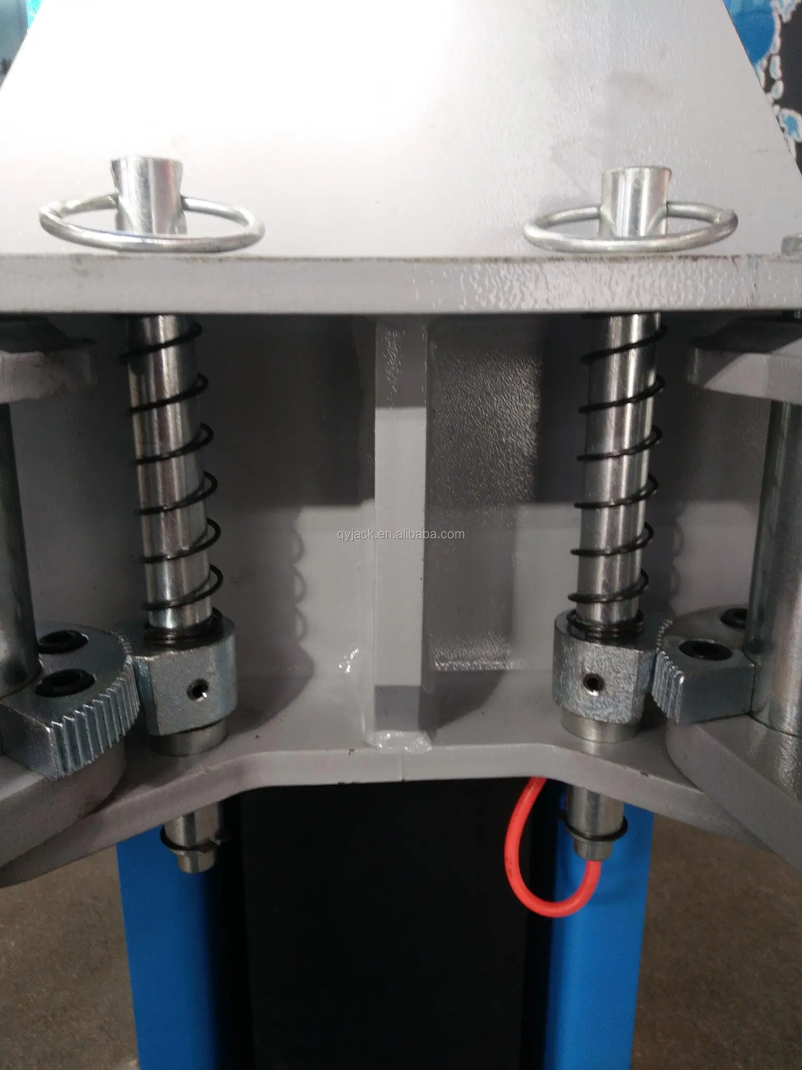 205B CE approved electric release 4.5 tons plate base two post car lift