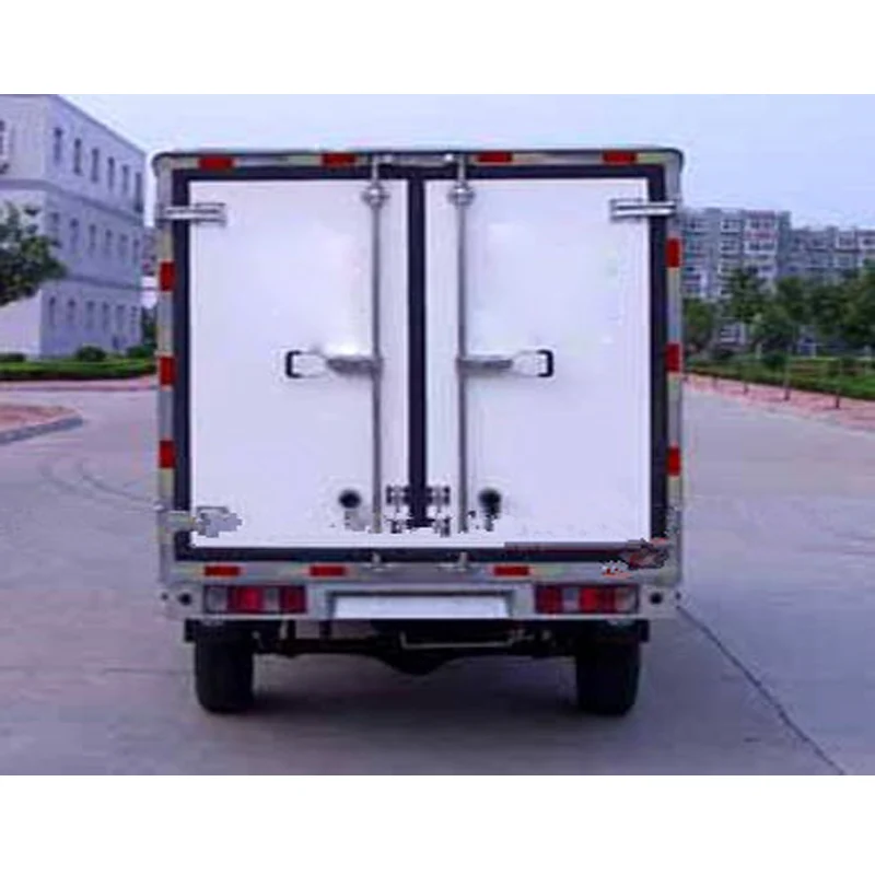 Solar Refrigerated Van Fast Assemble Composite Truck Body Refrigerated Truck Meat Rail