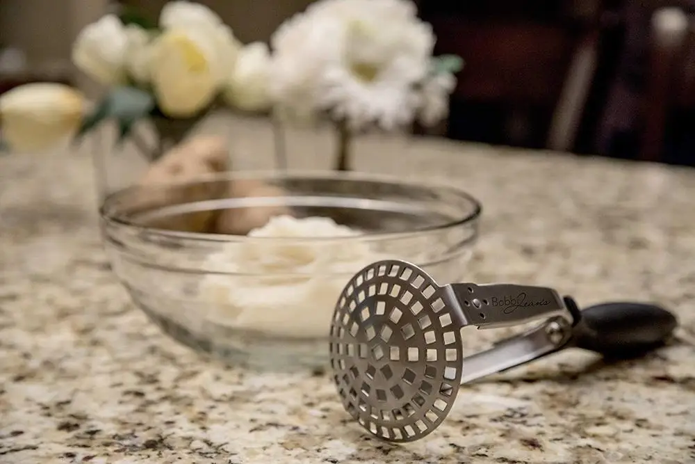 Comfy Black Grip Handle Masher for Mashed Potatoes Vegetables and Fruit Handheld Garlic Presser