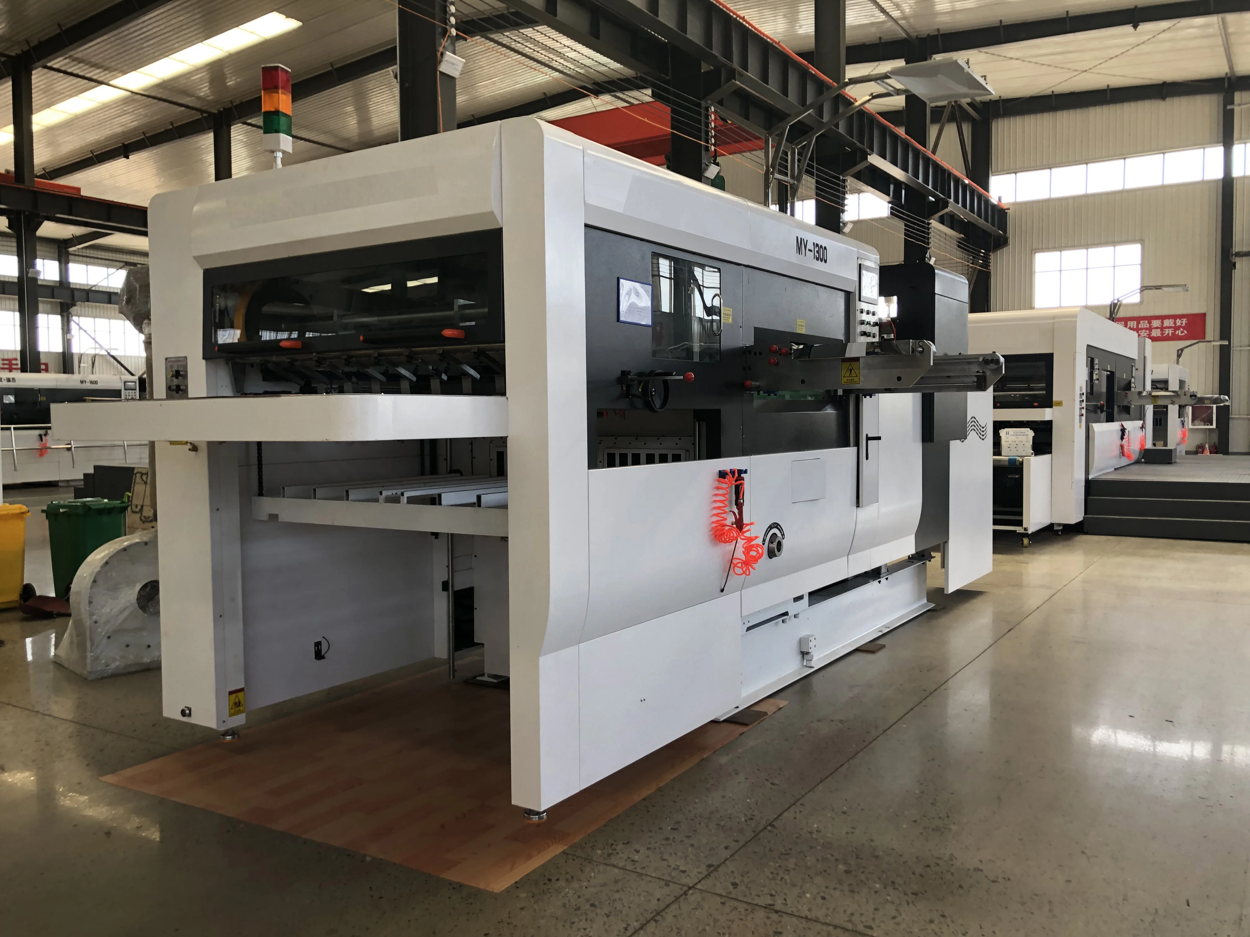 I PACK High Speed Lead Edge  Feeding Die cutting Machine cardboard making factory