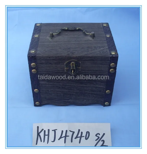 Сундук с пиратским сокровищам из дерева ручной работы