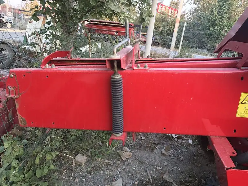 
MASSEY FERGUSON HAY BALER 