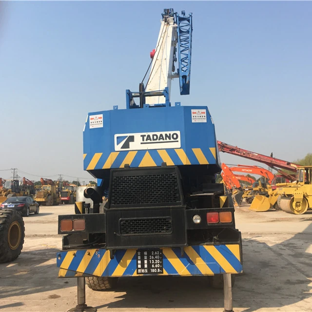 Используется Tadano GR-250N 25 тонн автокран, также есть Hitachi KH180-2/KH180-3/KH125