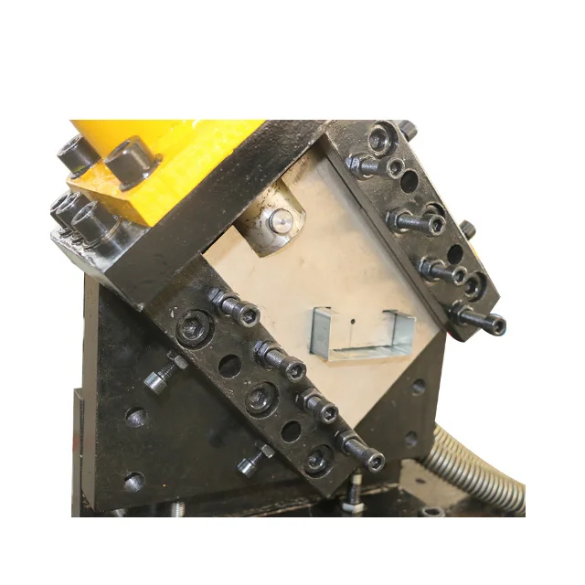 Машина для формовки металлических шпилек и гусениц рамы дома из гипсокартона