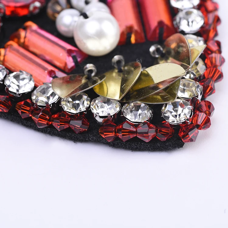 Yongze acrylic rhinestone heart embroidery iron on patches brand beads