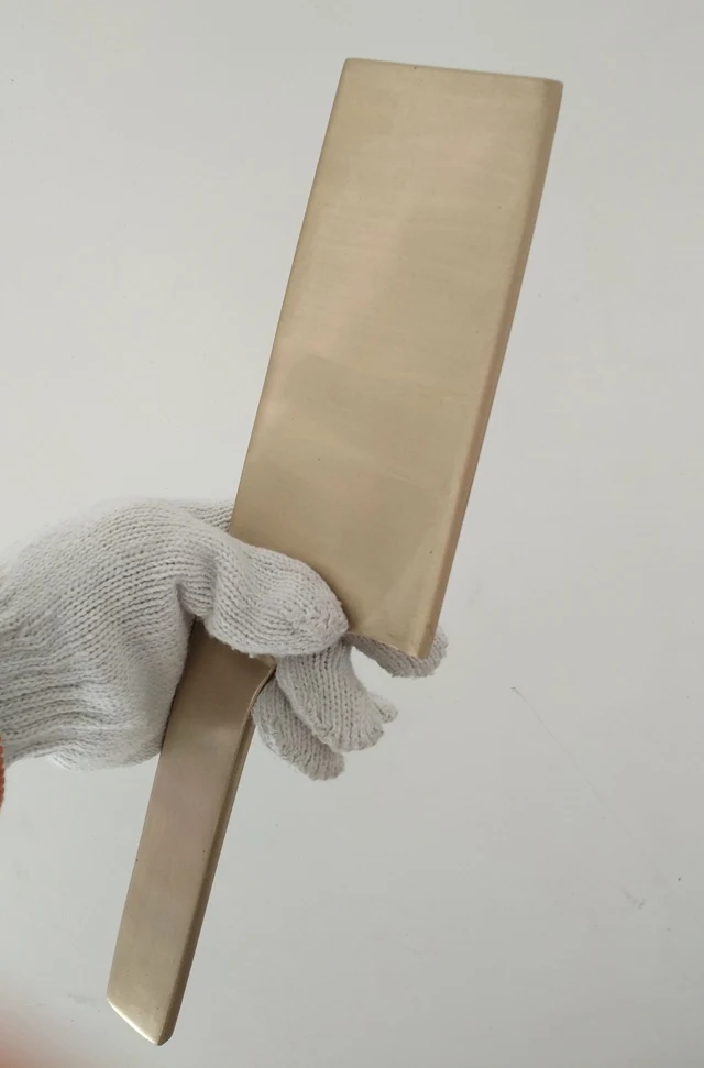 Non sparking tile cleaver scraper knife