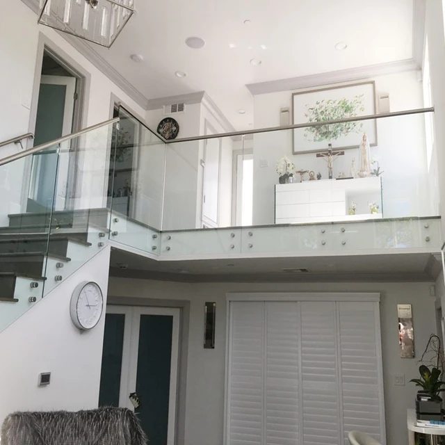 Balcony Railing and Glass Design Stainless Steel Standoff Glass Balustrade