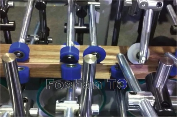 300/400/450MM  PUR Hot Melt Profle Wrapping Machine, WIDTH FLEXIBLE