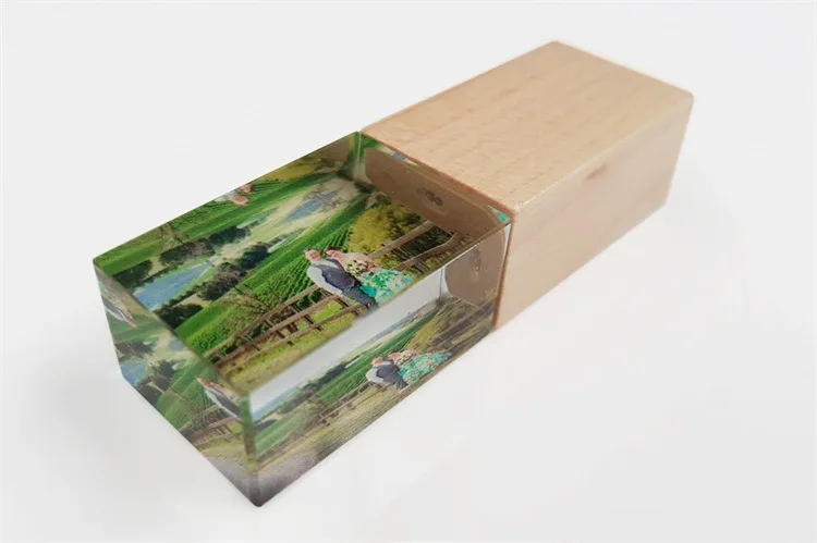 Promotional Gift Customized Laser Engraving Logo Wooden Glass LED Light Up 8GB 16GB 32GB Crystal USB Flash Disk On Key Pen Drive