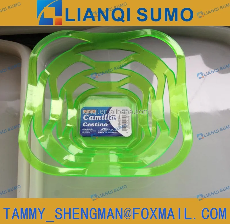 Plastic storage basket / fruit basket