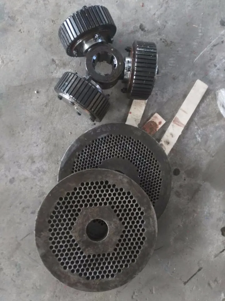 Homemade alfalfa granulator pellet mill wood pelletizer in stock
