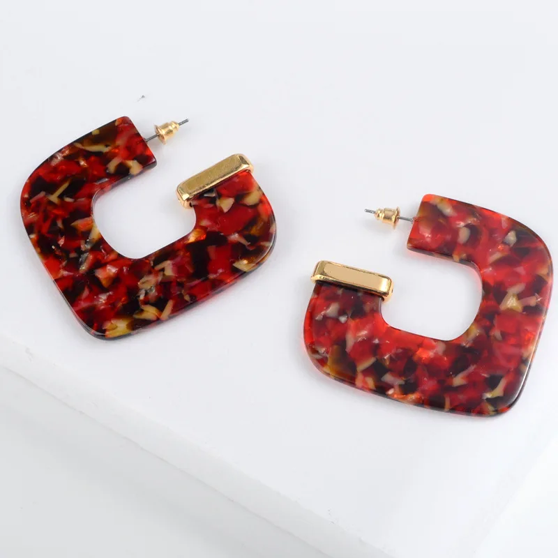 European and American hot wholesale huge C shaped hoop earrings, split resin and tortoiseshell jewelry for women.