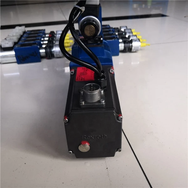 Новое высокое качество Rexroth пропорциональные клапаны R900705186 4WRKE16W6-200L-3X/6EG24EK31/F1D3M-33/серия многие типы являются факультативными