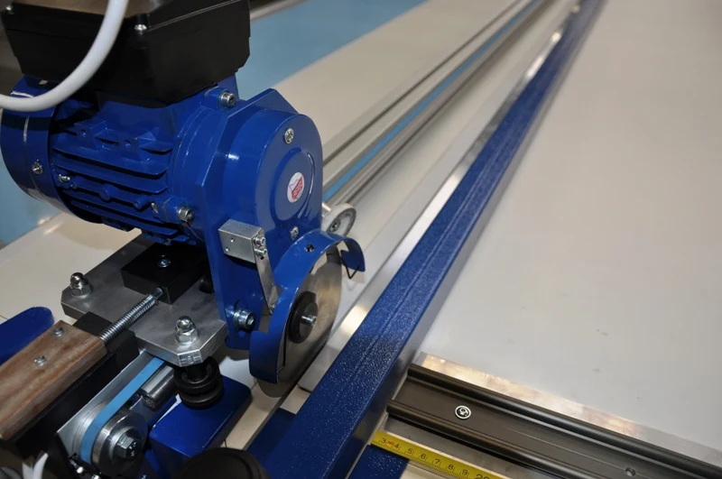 
CUTTING TABLE FOR ROLLER BLINDS UK-1 MAX (WITH TABLETOP ILLUMINATION) 