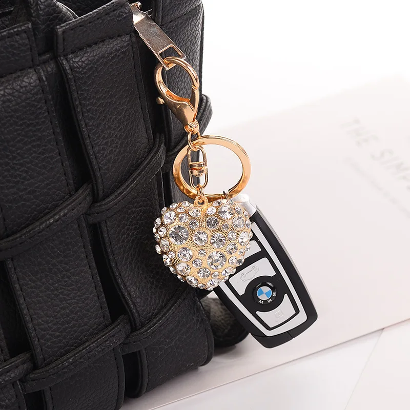 Модный брелок для сумки в форме сердца с металлическими стразами на День святого Валентина