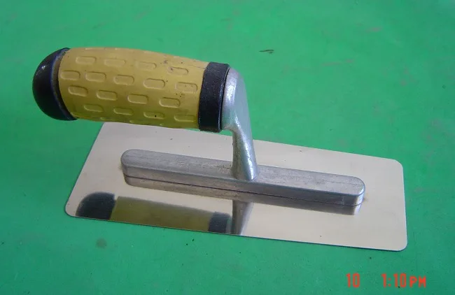 
plastering trowel 