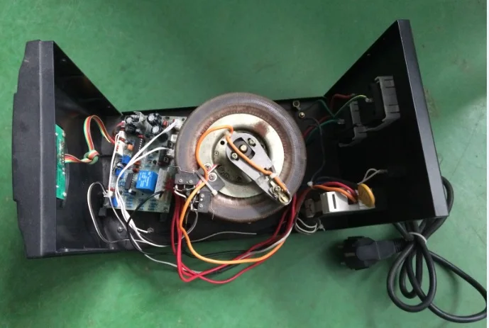 Фото внутри AVR 2kva, 1.5 KVA и 3KVA