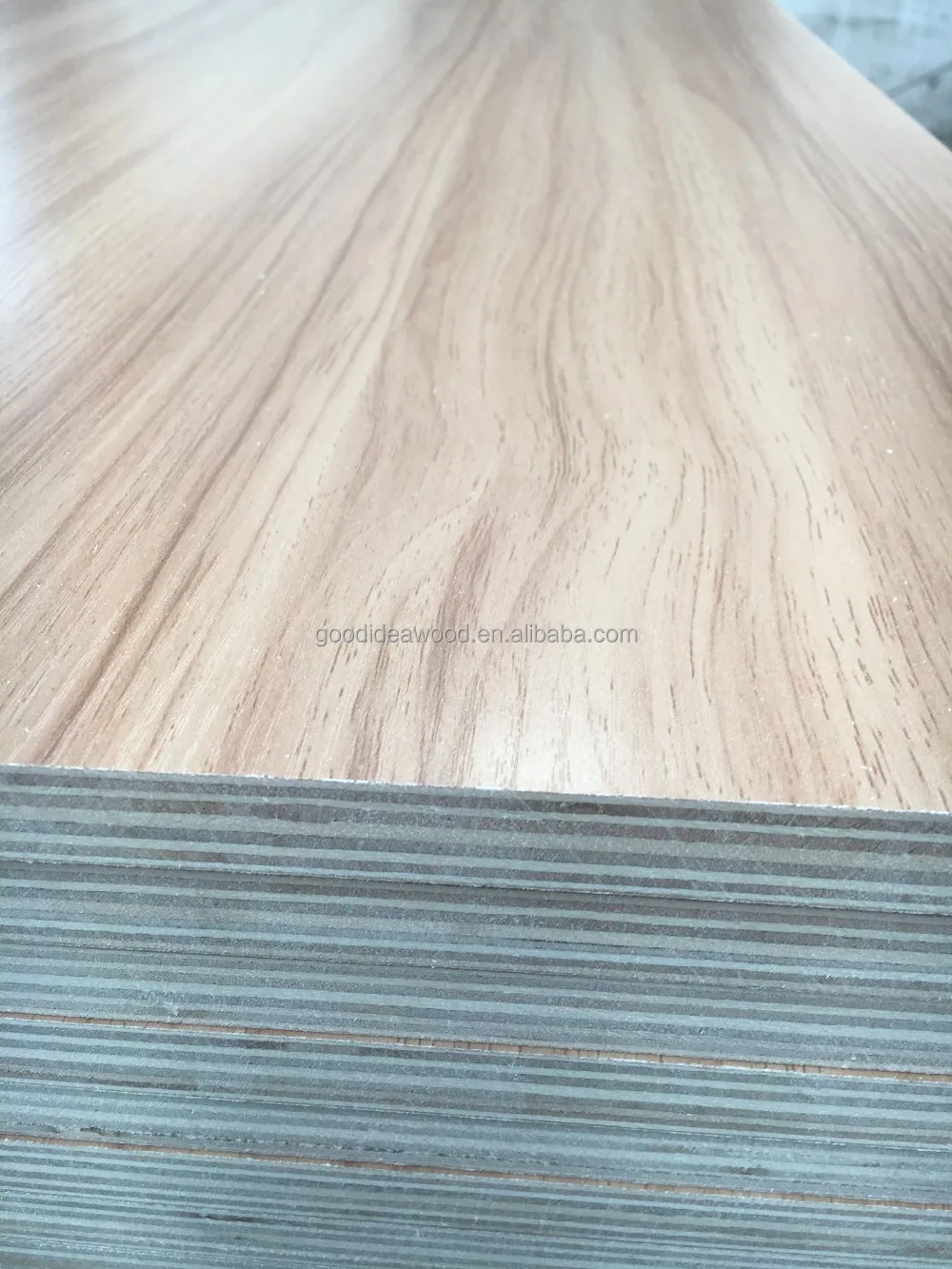 
1220*2440mm 18mm High Moisture Resistant HMR MDF 