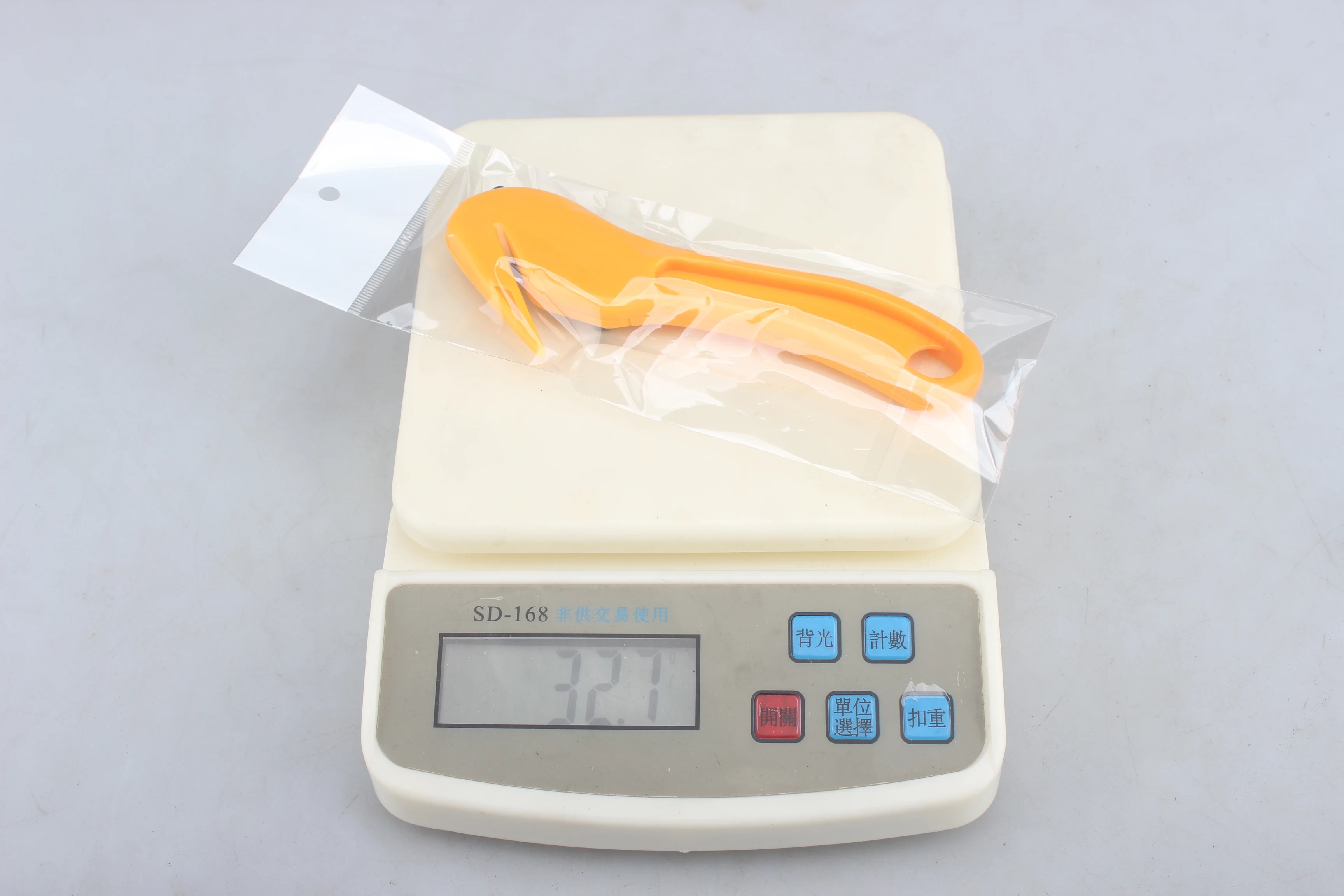 Cutting-off handy box film cutter knife