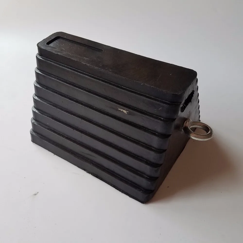 High Quality Car Wheel Stop Chocks Rubber Wheel Chock