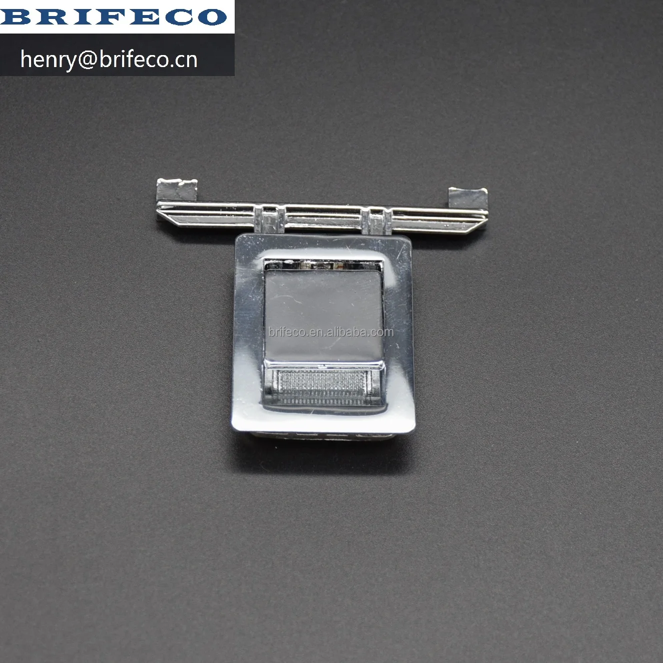 Metal pressing and zink casting combined lock system for range hood filter