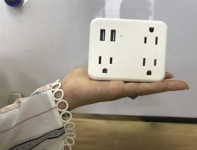 
3 Outlet Extender Multiple Plug Socket Splitter with Dual USB Charging Ports 