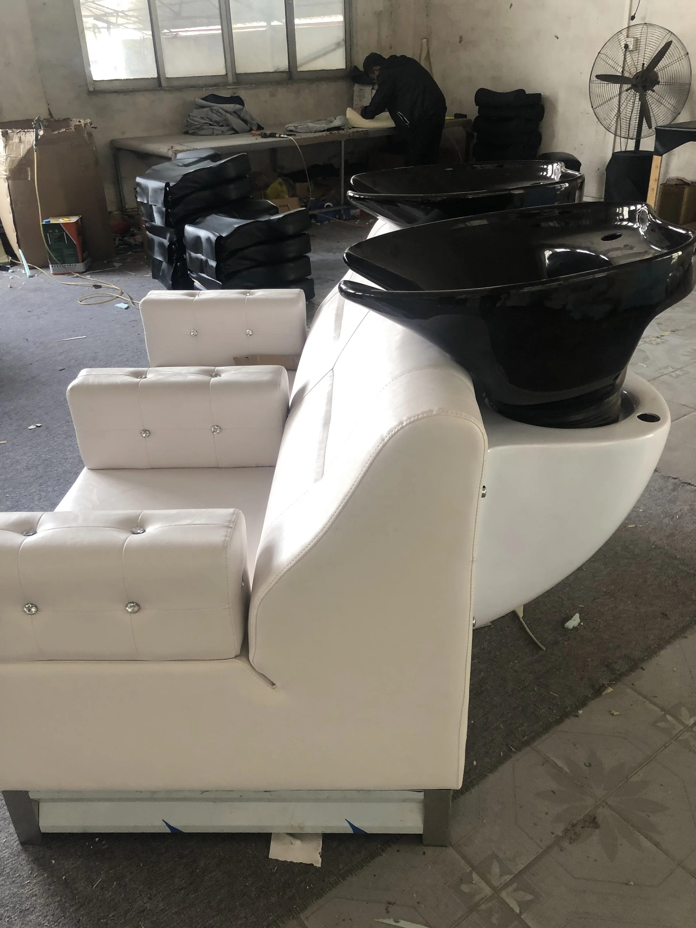 
2019 New Arrival 2 Cclors Double Shampoo Chair With Stainless Base 5 Years Warranty 