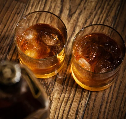 Wholesale Custom logo 10oz whiskey glass gold rim Etched Sand Blast Whisky Glass Drinking Cup