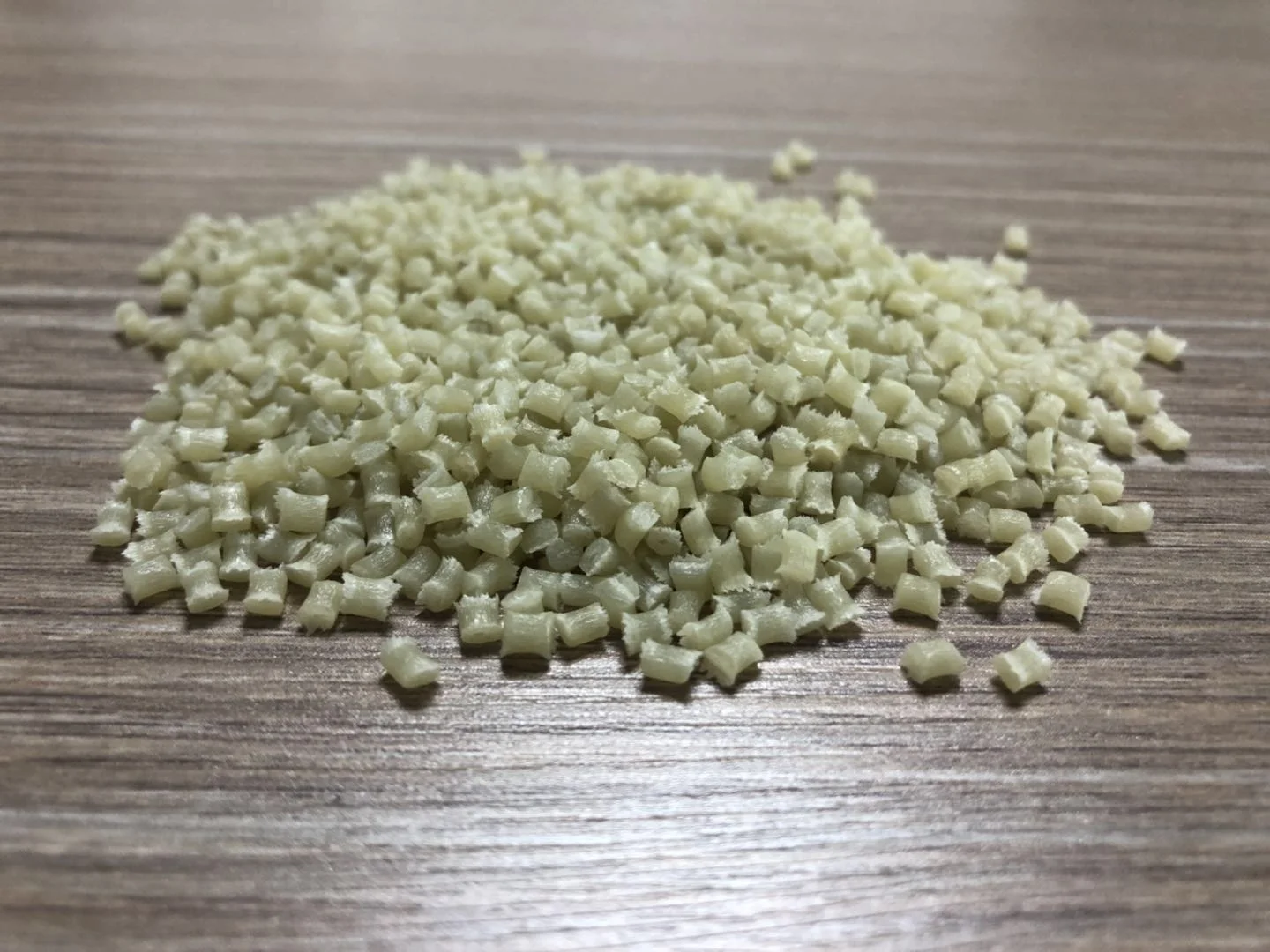 wholesale Nylon pa6 pa66-gf30 gf15 gf35 gf50 plastic raw Material granules with super toughness per kg price from China