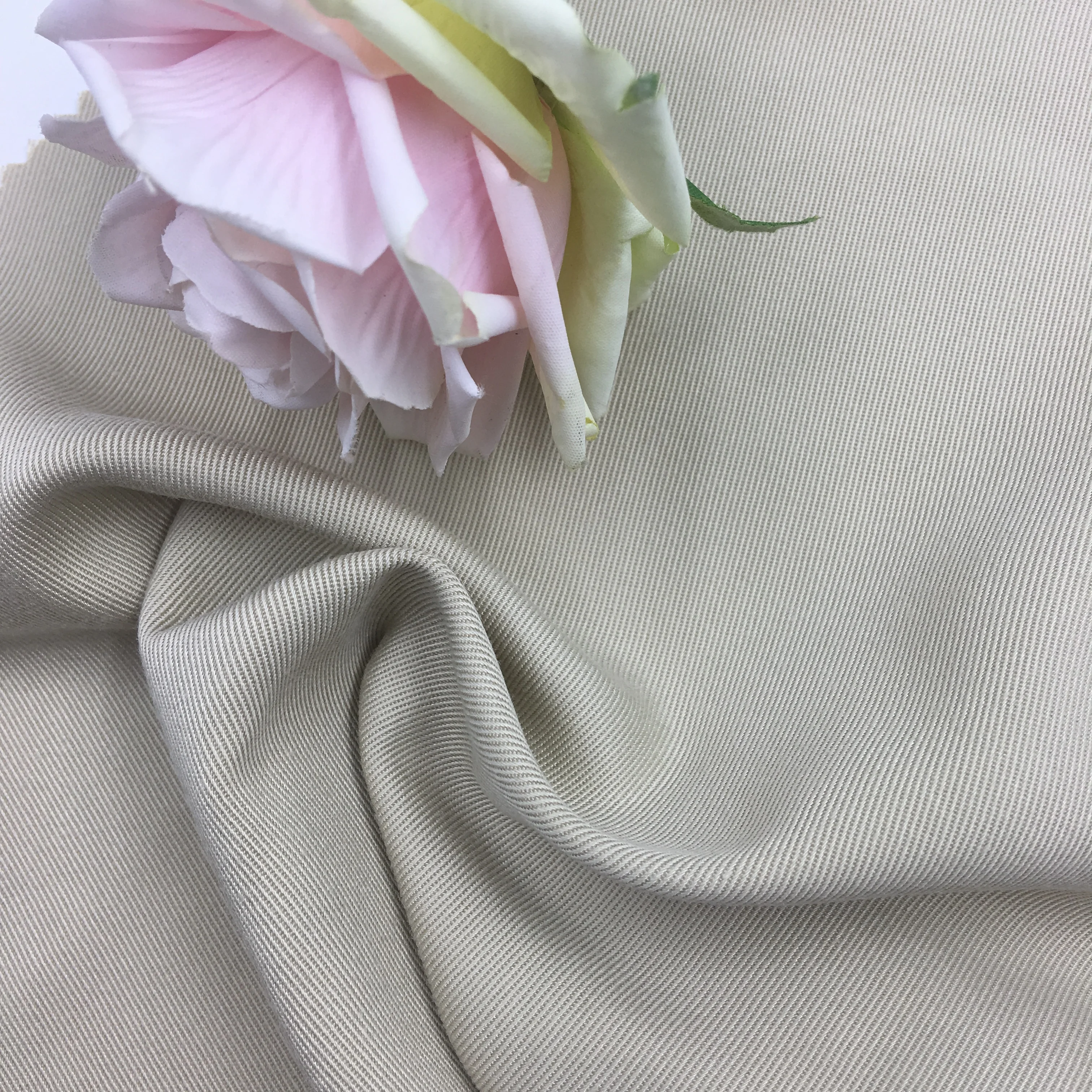 Оптовая продажа Lenzing proviscose 21С 3/1 саржа 210GSM Тенсел и вискоза смешанные ткани на твердом, так и с принтом