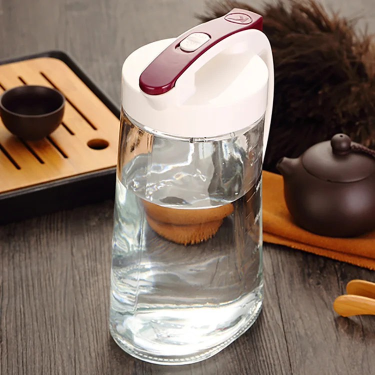 Кухонный кувшин для холодной воды 1350 мл с пластиковой крышкой