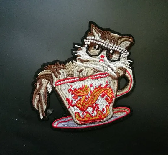 Merrow border Custom Cute Cartoon Animals Logo cats pattern Appliques Small Mini Embroidery Patches for Kids Clothes